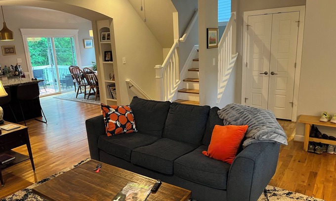 Charlottesville House | Charming 3-bedroom house in uspcale Charlottesville