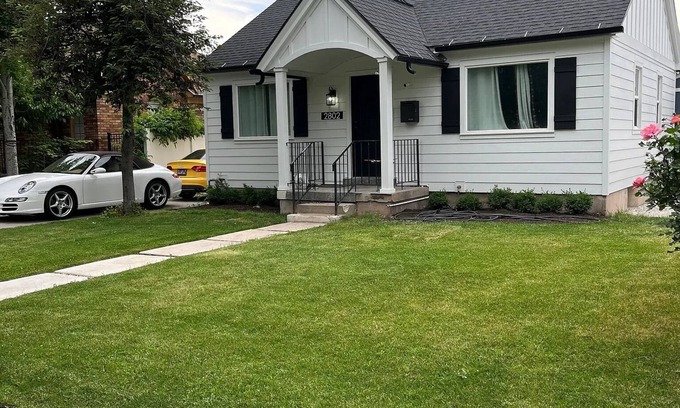 Sugar House Cottage | Charming 3-bedroom cottage in fabulous Salt Lake City with WiFi, AC