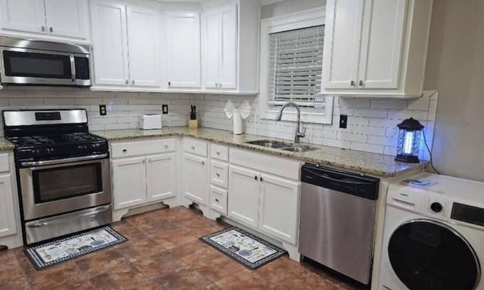 Lawrenceville House | Charming 3-bedroom house with Wi-Fi and AC in Lawrenceville.