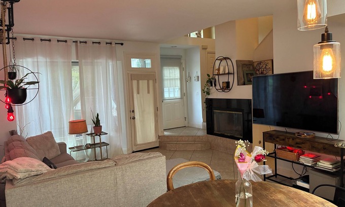 Mission Viejo Condo | Charming 3-bedroom condo with AC and WiFi in enchanting Mission Viejo