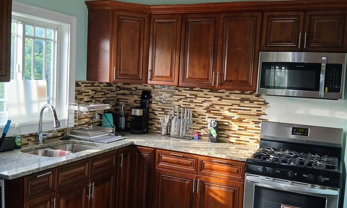 Gregory Town House | Charming 3-bedroom townhome with AC and WiFi in enchanting Eleuthera