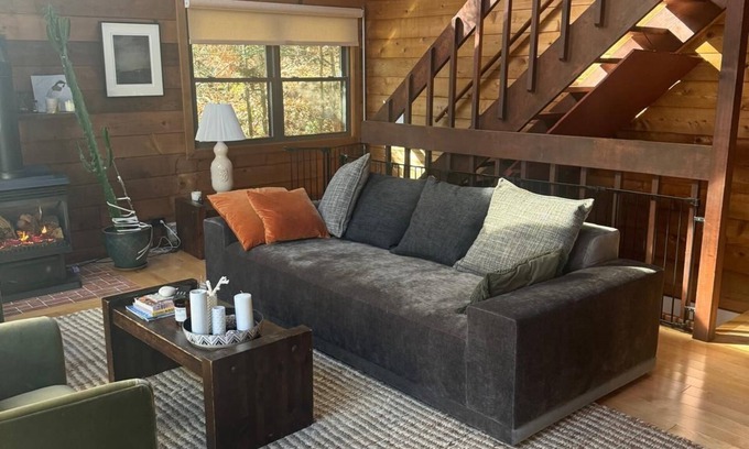 Bantam Cabin | Charming 3-bedroom cabin with WiFi, AC in lovely Litchfield