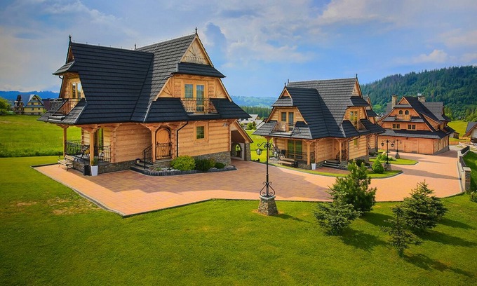 Poronin Ski Chalet | Charming 3-bedroom chalet with WiFi and big garden near Zakopane