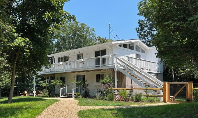 Montauk Cottage | Charming 3-bedroom cottage in Montauk with privacy and amazing sunsets