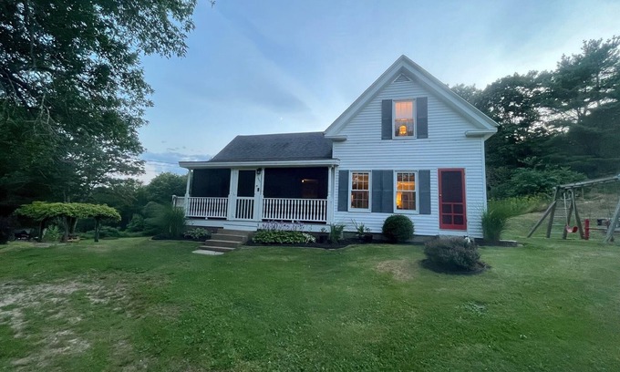 Phippsburg Other | Charming 3-bedroom farmhouse in fabulous Phippsburg!