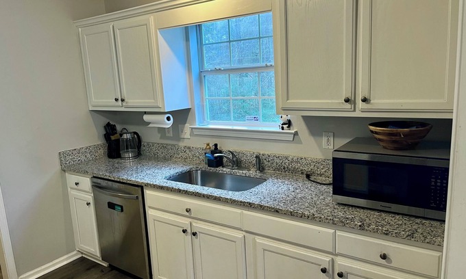 Jonesboro House | Charming 3-bedroom house in Metro Atlanta