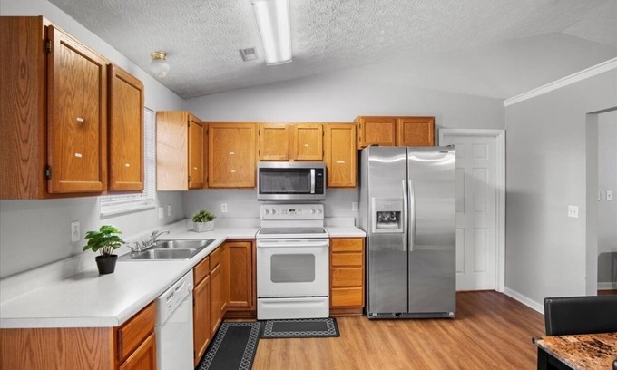 Knoxville House | Charming 3-bedroom house with AC and WiFi in lovely Knoxville