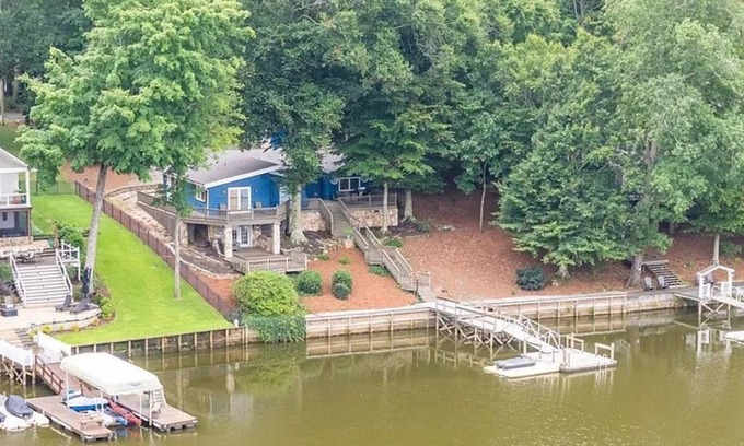 Southmont House | Charming 3-bedroom home on beautiful High Rock Lake with Private Boat Dock