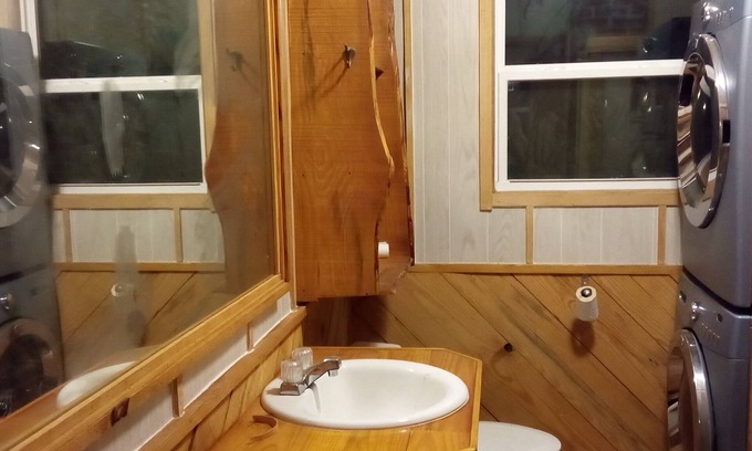 McCormick House | Charming 3-bedroom house in McCormick on the lake,has it's own private dock