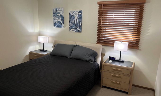 Milwaukee House | Charming 3-bedroom house with WiFi, AC in lovely Bay View