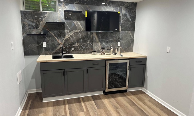 Milwaukee House | Charming 3-bedroom house in beautiful Milwaukee with WiFi, AC