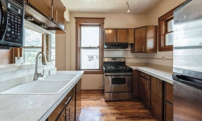Woodstock House | Charming 3-bedroom house in cool Woodstock with AC, WiFi
