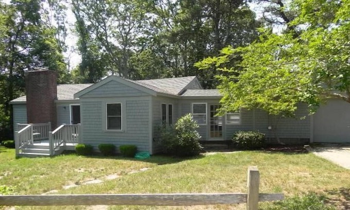 West Hyannisport House | Charming 3 Bedroom Home .9 Miles to Craigville Beach
