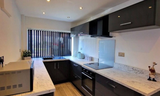 High Hazels House | Charming 3 Bedroom House in Sheffield