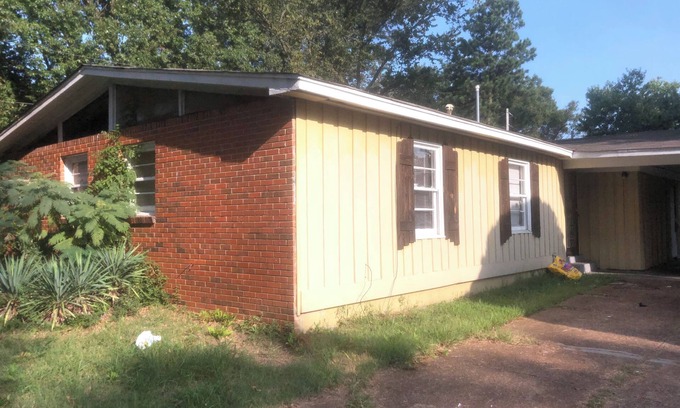 El Monte House | Charming 3-bedroom house in quaint El Monte with WiFi, AC