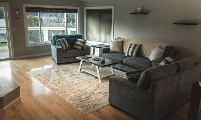Freeland House | Charming 3-bedroom house overlooking Holmes Harbor w/WiFi and gas fireplace