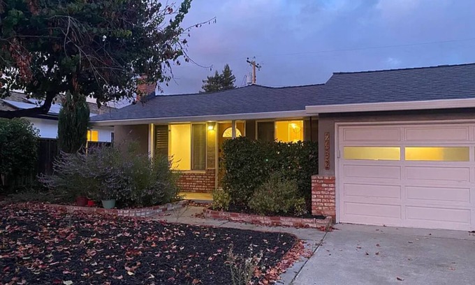 Willow Glen House | Charming 3-bedroom house with WiFi, AC in welcoming San Jose