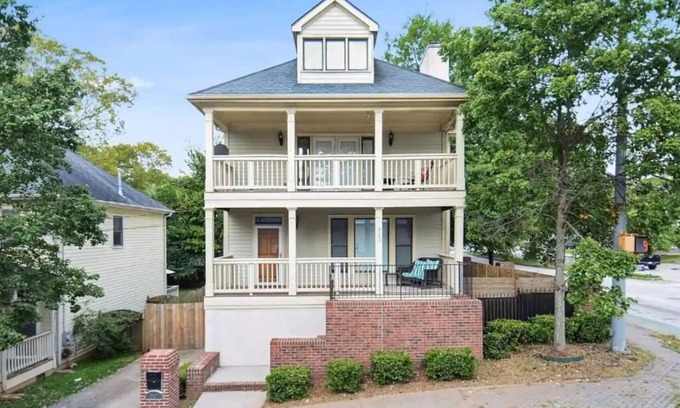 Pittsburgh House | Charming 3-bedroom house in wonderful downtown Atlanta.