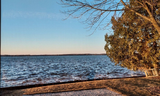 Shawano House | Charming 3-bedroom house with WiFi, AC Bonduel,family friendly for Packer Draft