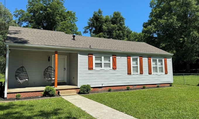 Jackson House | Charming 3-bedroom house in Jackson's Lana district.