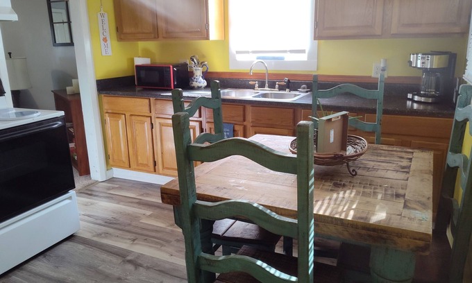 Licking House | Charming 3-bedroom house in Licking, MO