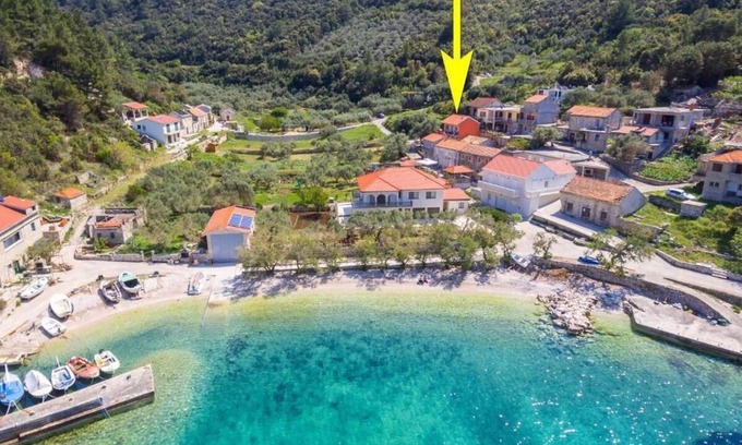 Cara House | Charming 3-bedroom house in Croatian nature with a view and right by the sea