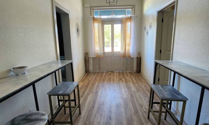 Belton House | Charming 3-bedroom house/4beds Belton- Near Downtown UMHB EXPO and I35