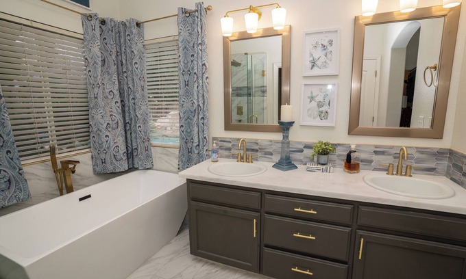Clovis House | Charming 3-bedroom house with WiFi, AC in peaceful Clovis