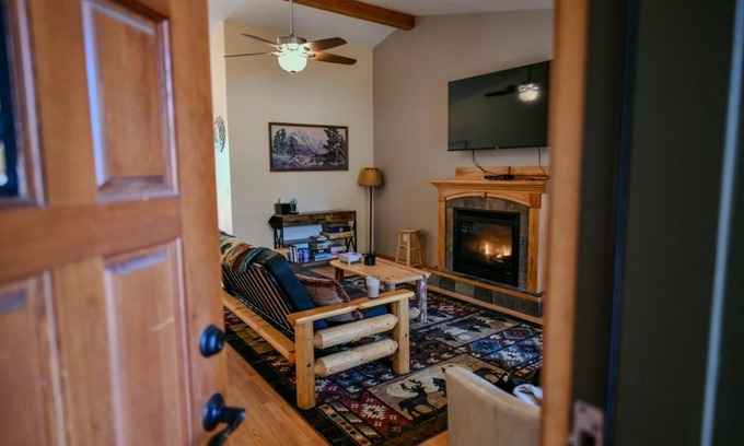 Coolin House | Charming 3-bedroom house with fenced yard
