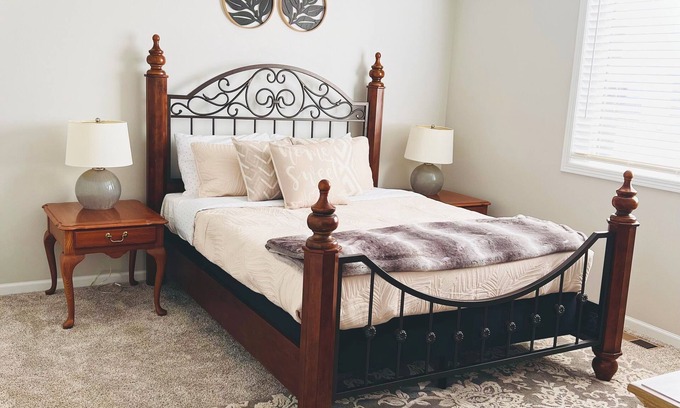Fargo House | Charming 3-bedroom house with WiFi and AC in lovely Fargo