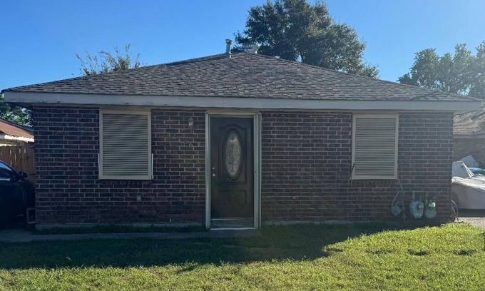 Kenner - Louis Armstrong International Airport House | Charming 3-bedroom house in fantastic Kenner with WiFi, AC