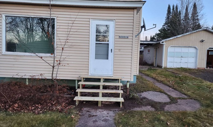 Ramsay House | Charming 3-bedroom house near snowmobile trails