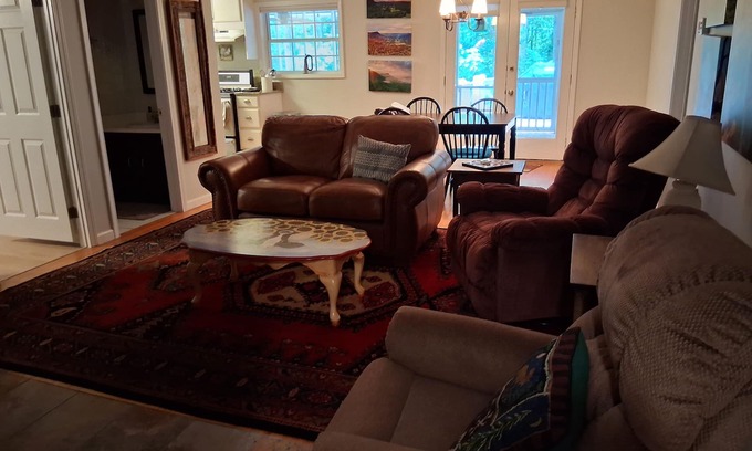Tiger House | Charming 3-bedroom house at Lake Burton/Rabun Co GA with WiFi and AC