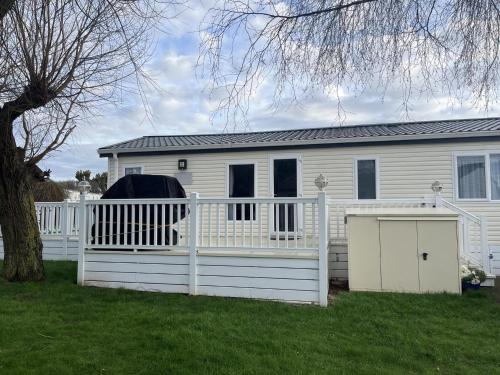 Hunstanton House | Charming 3 Bedroom Lodge Manor Park Hunstanton