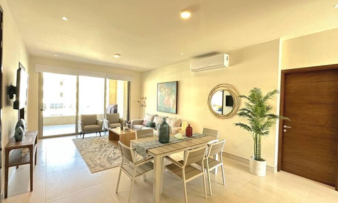El Tezal Apartment | Charming 3 bedroom apt minutes from the beach