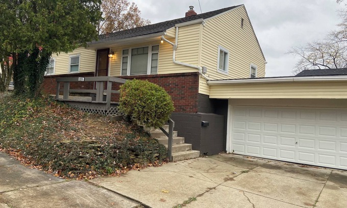 Akron House | Charming 3-bedroom, newly renovated modern decor home in Akron,Goodyear Heights
