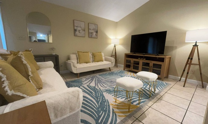 Valdosta House | Charming 3-bedroom townhome in Valdosta