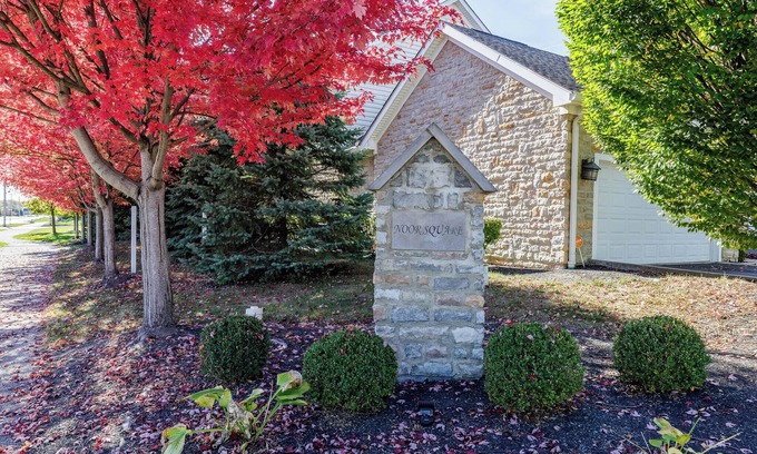 Tuttle West House | Charming 3-bedroom townhome with finished basement luxurious neighborhood Dublin
