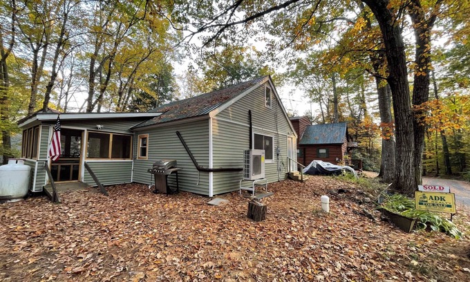 Caroga Lake House | Charming 3-bedroom house with WiFi and AC in beautiful Caroga Lake