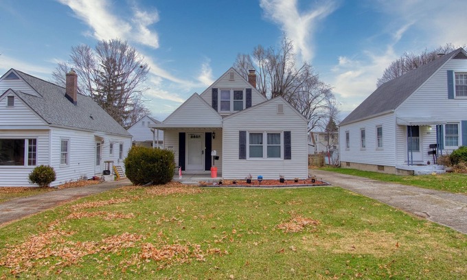Indianapolis House | Charming 3-bedroom entire house near everything Indy