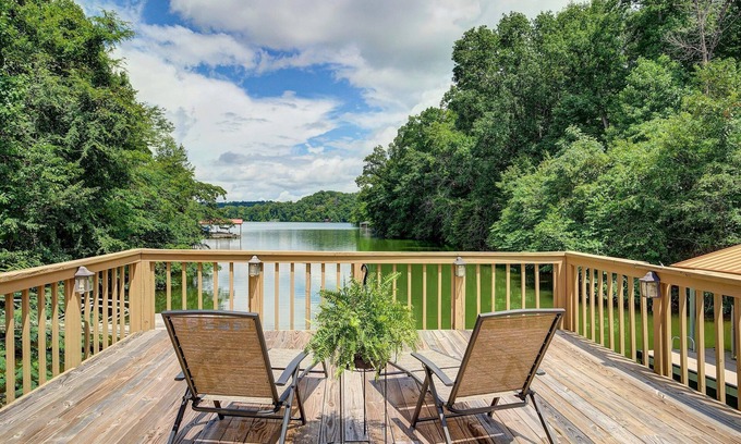 Piney Flats Cabin | Charming 3-bedroom cabin on Boone Lake