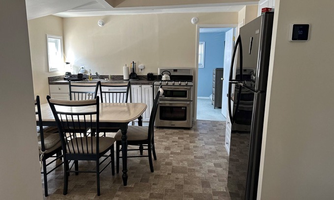 Somers Point House | Charming 3-bedroom house with Wi-Fi and AC located in tranquil Somers Point,