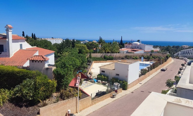 Cerro de Aguia Villa | Charming 3-bedroom villa with WiFi and AC with sea view in Albufeira
