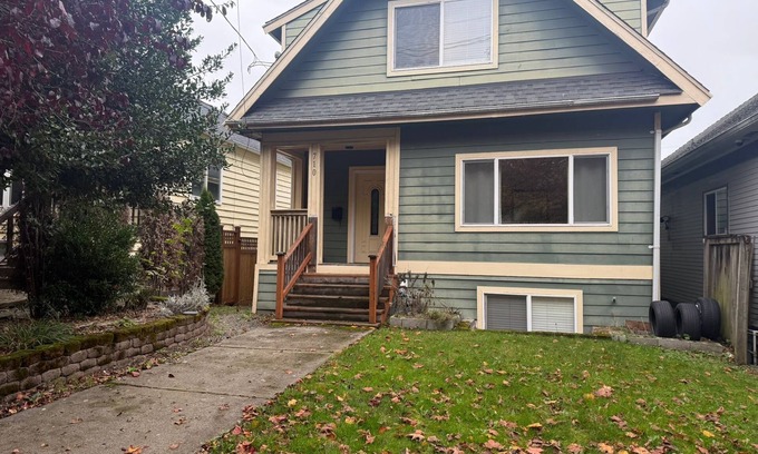 Central District House | Charming 3-BR Home Close to Swedish Cherry Hill