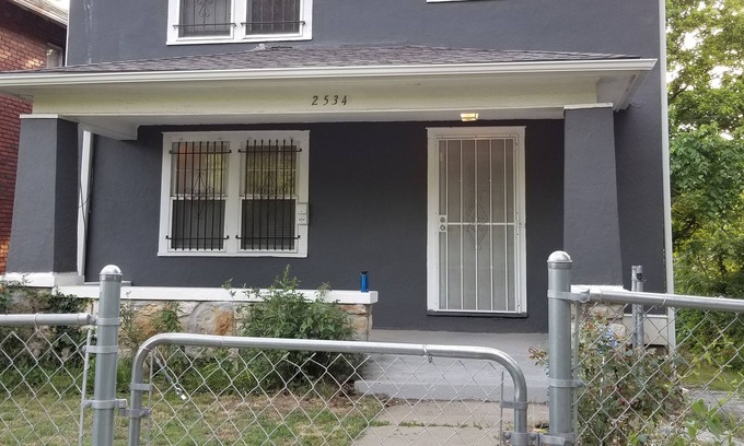 Kansas City Villa | Charming 3 BRM Villa by KCMO Downtown