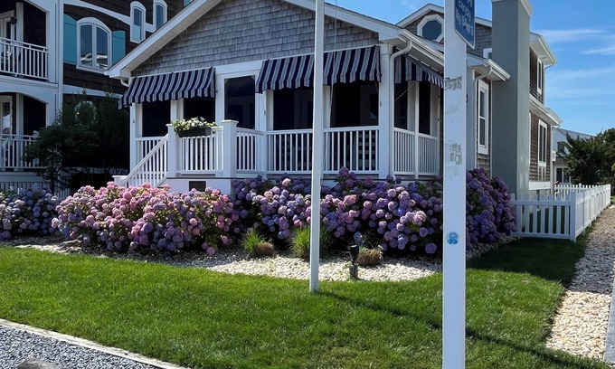 Bethany Beach Cottage | Charming 4-bedroom cottage just steps from the beach and town!