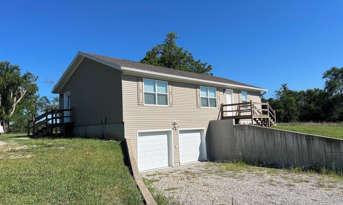 Fort Scott House | Charming 4-bedroom house with AC in Fort Scott