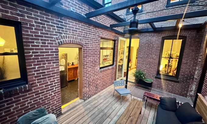 Cardozo House | Charming 4-bedroom house in the heart of DC.