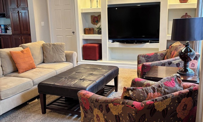 Dandridge House | Charming 4-bedroom house in Dandridge