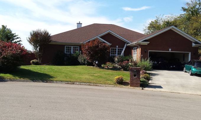 Concord House | Charming 4-bedroom house with AC, WiFi in brilliant Knoxville